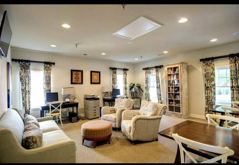 1 bedroom with private bath