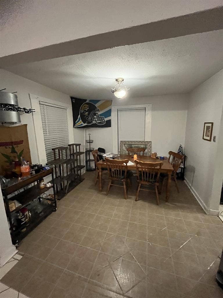 Room for rent in Riverside