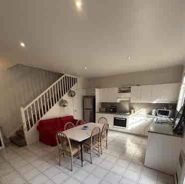 Rooms available-
4 Bed House Carlton