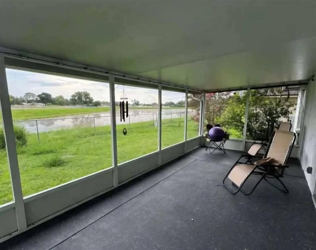Peaceful room for rent in my home