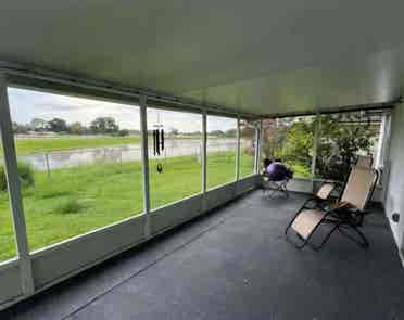 Peaceful room for rent in my home