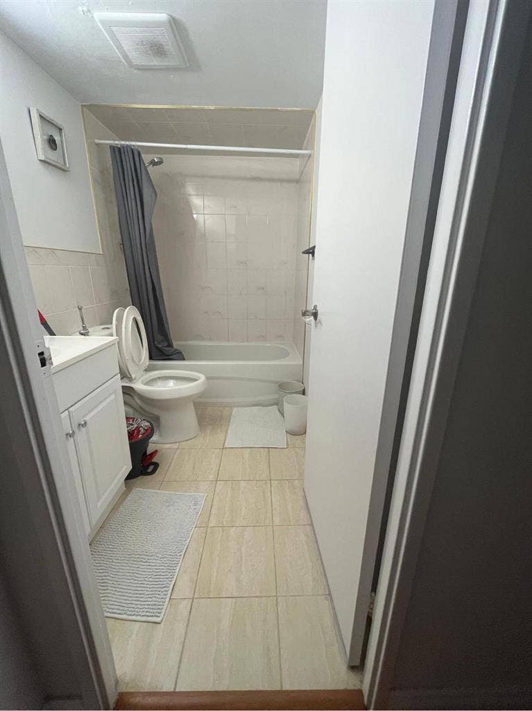 Furnished room - great location