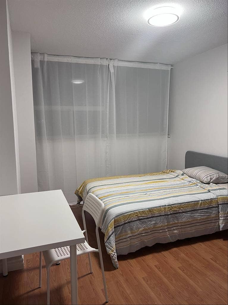 Furnished room - great location