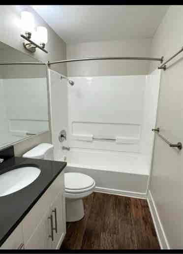 Private room w/bath in Calabasas