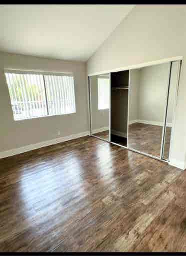 Private room w/bath in Calabasas