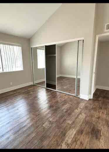 Private room w/bath in Calabasas
