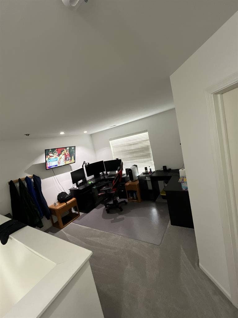 1 Private Room & Private Bathroom!