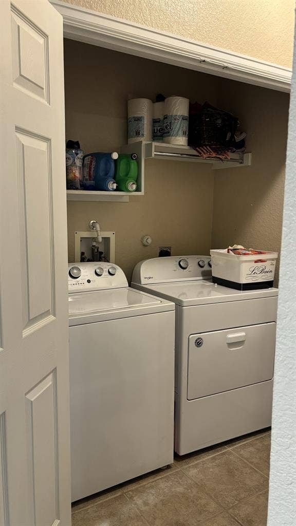 Large
Room for rent all inclusive