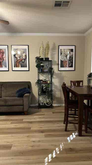 Large 
Room for rent all inclusive