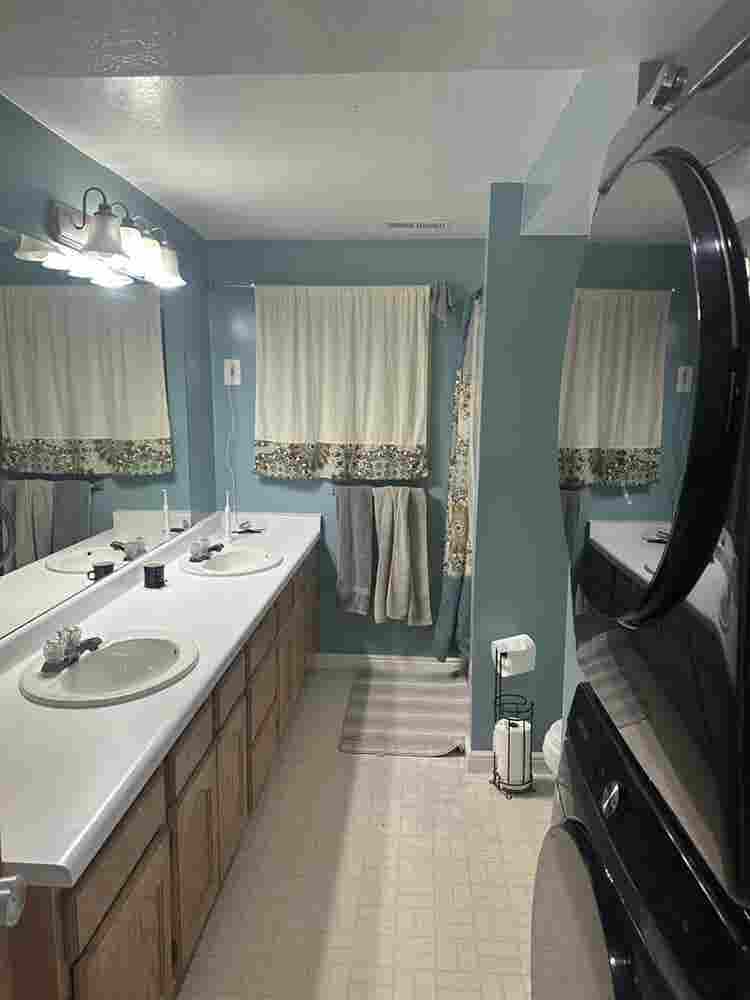 Furnished bedroom for rent