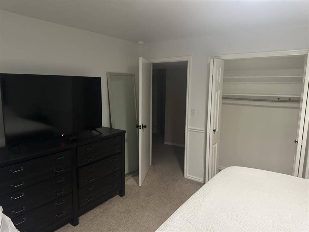 Furnished bedroom for rent