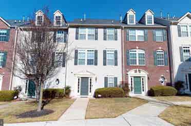 Looking for Female Roommate