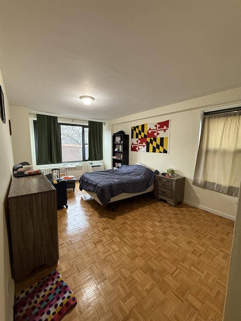 Large Bedroom w/Bathroom and Office
