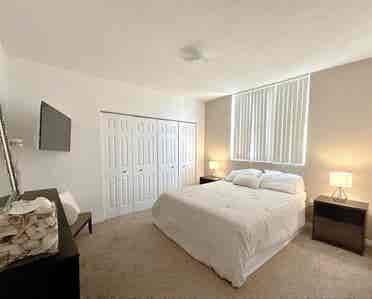 Room available in Edgewater