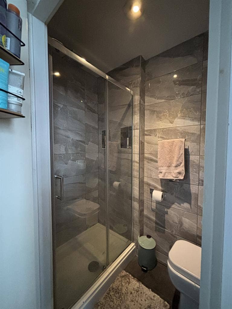 STUDIO FLAT AVAILABLE FROM JUNE