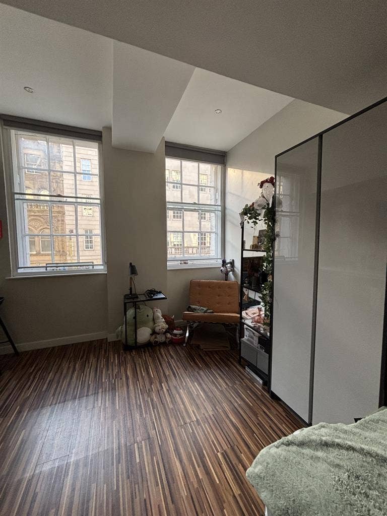STUDIO FLAT AVAILABLE FROM JUNE