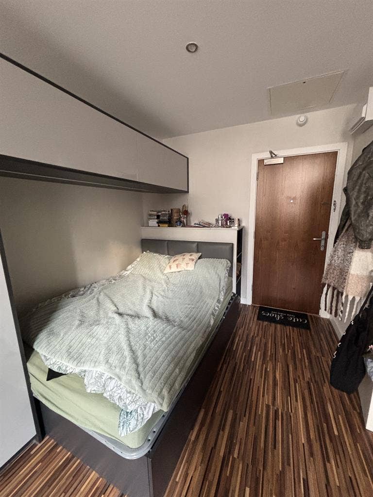 STUDIO FLAT AVAILABLE FROM JUNE