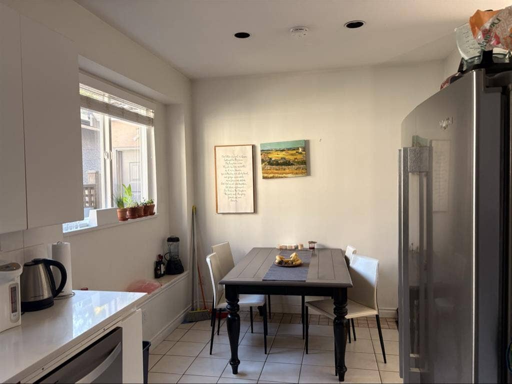 1 bedroom in a 4 bedroom house