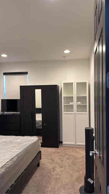 Single Bedroom Availabel for rent