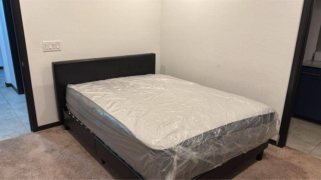 Single Bedroom Availabel for rent