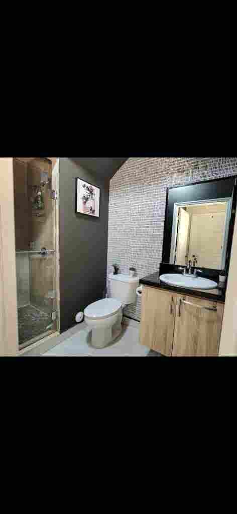 Furnished room with own Bathroom