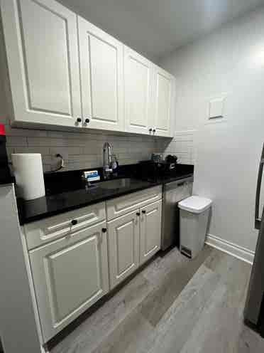 ✨ Spacious Room in Midtown South ✨