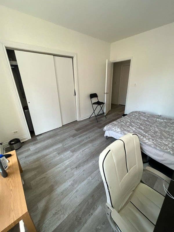 ✨ Spacious Room in Midtown South ✨
