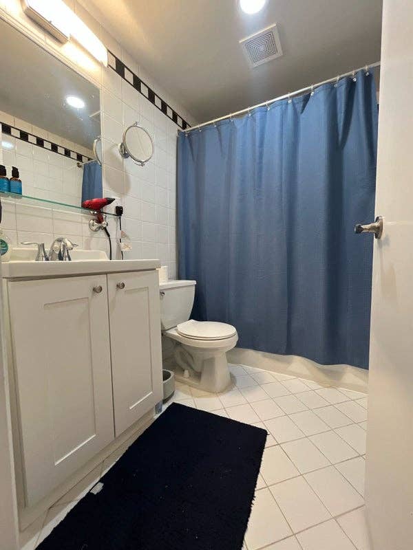 ✨ Spacious Room in Midtown South ✨