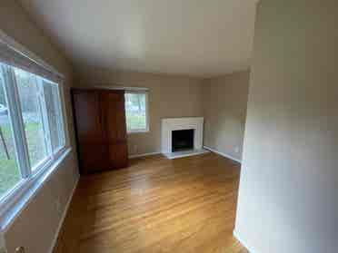 Room for rent near 
Reservoir