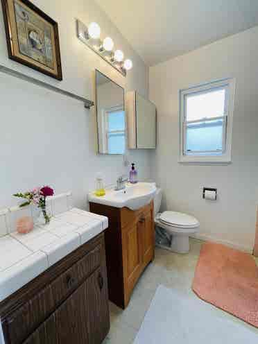 Room for rent near 
Reservoir