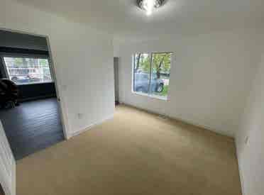 Room for rent June 1