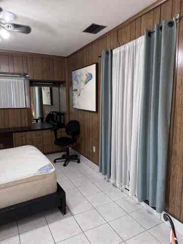 Beautiful Room in Hollywood