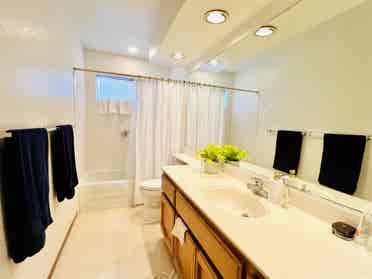 Looking for female housemate