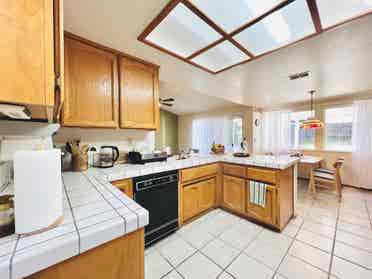 Looking for female housemate