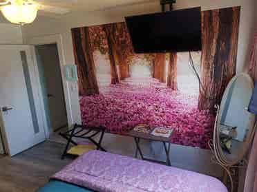 Cozy room with ensuit bathroom.