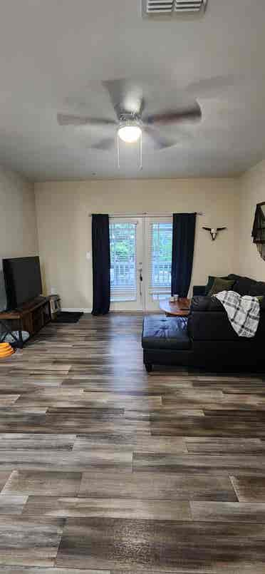 Looking for a Female Roommate