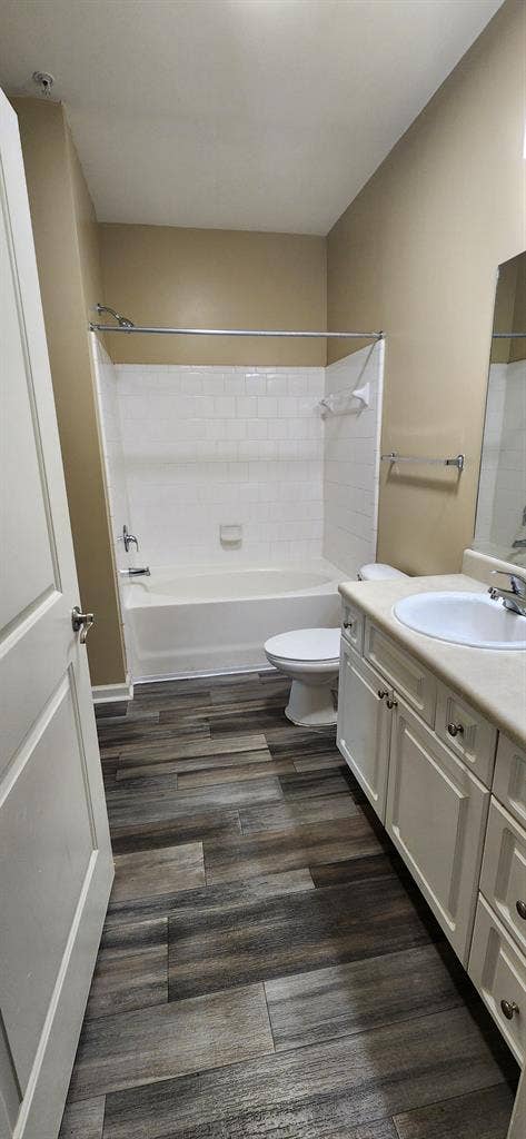 Looking for a Female Roommate