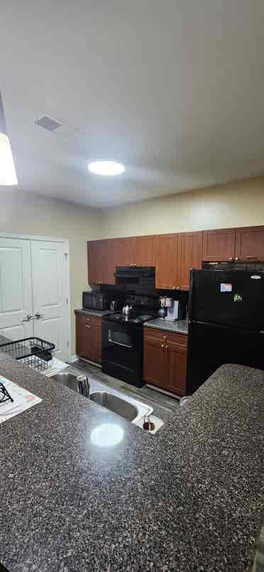Looking for a Female Roommate