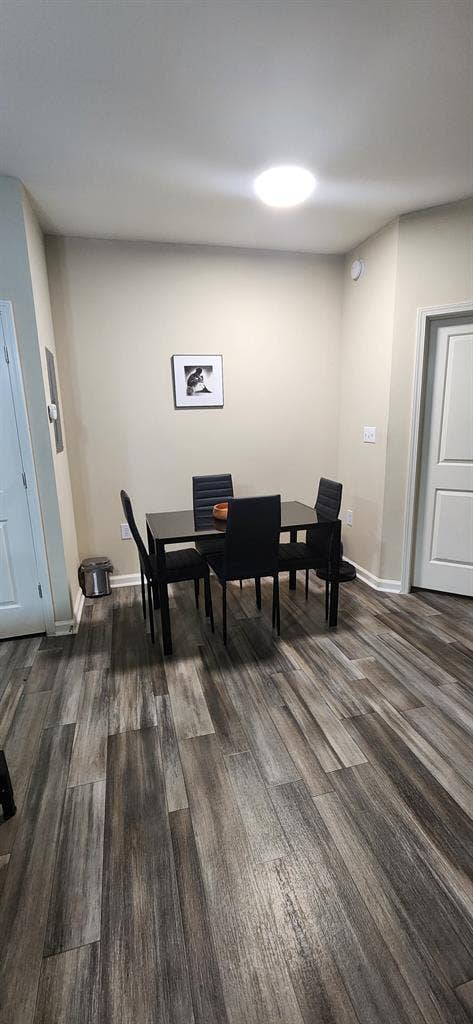 Looking for a Female Roommate