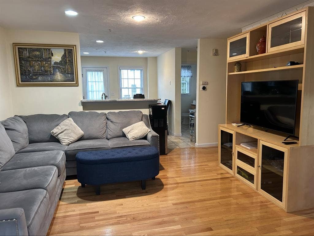 Rockland greater Boston roommate