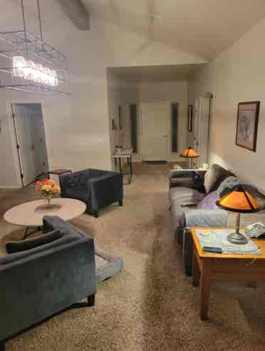 ALL BILLS PAIDPrivate room and bath