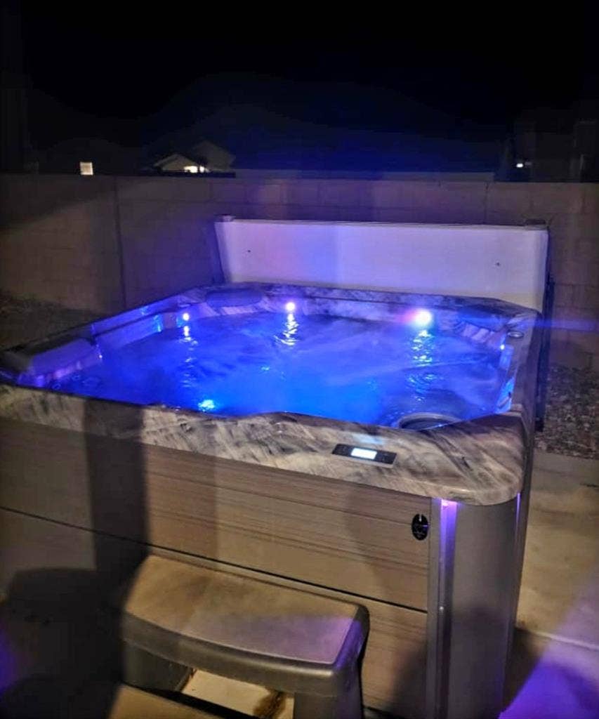 ALL BILLS PAIDPrivate room and bath