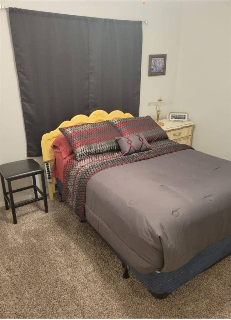 ALL BILLS PAIDPrivate room and bath