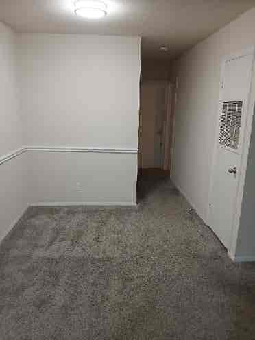 ROOM FOR RENT, abercon St, Savannah