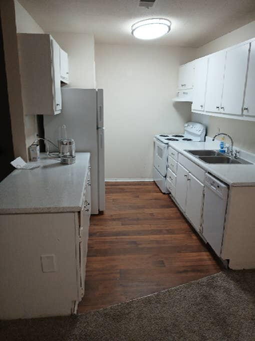 ROOM FOR RENT, abercon St, Savannah