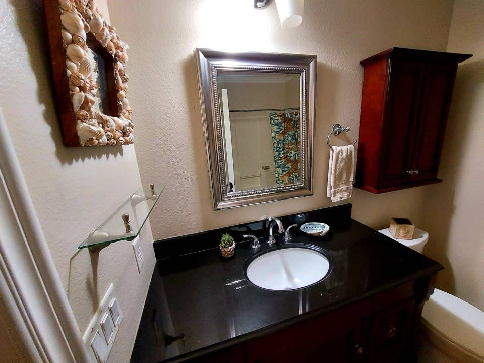 Furn rm w/extra room & private ba