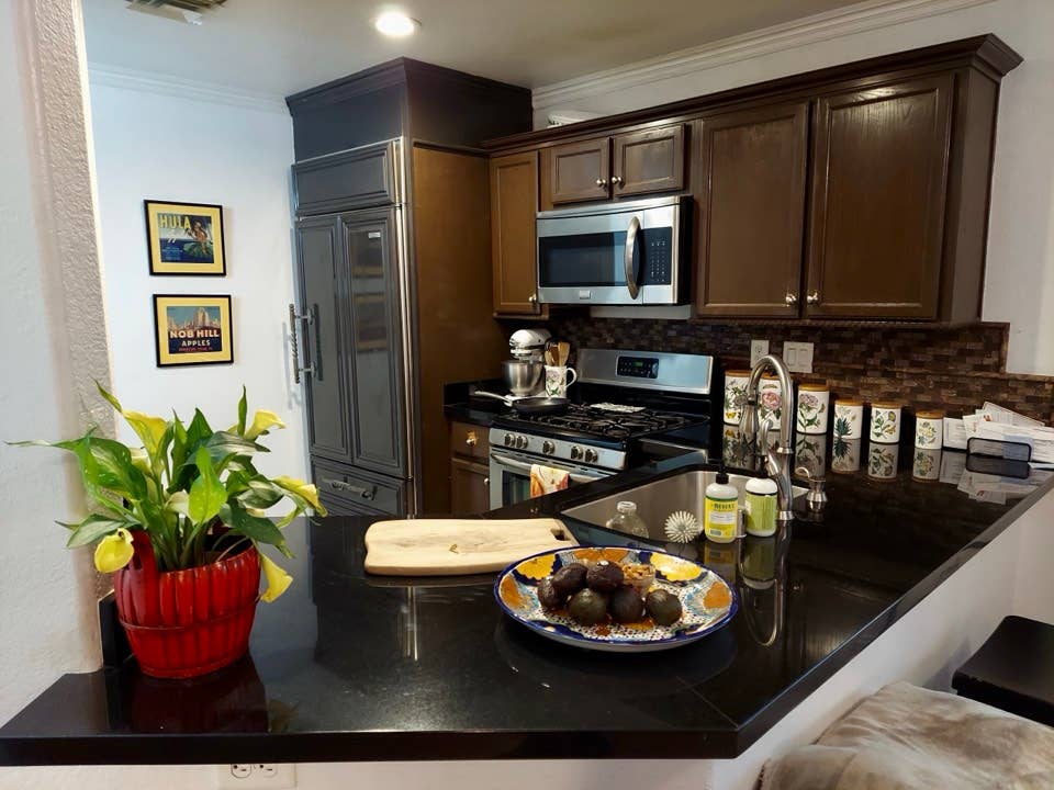 Furn rm w/extra room & private ba