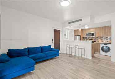🔑 Modern 2BR South Beach Room