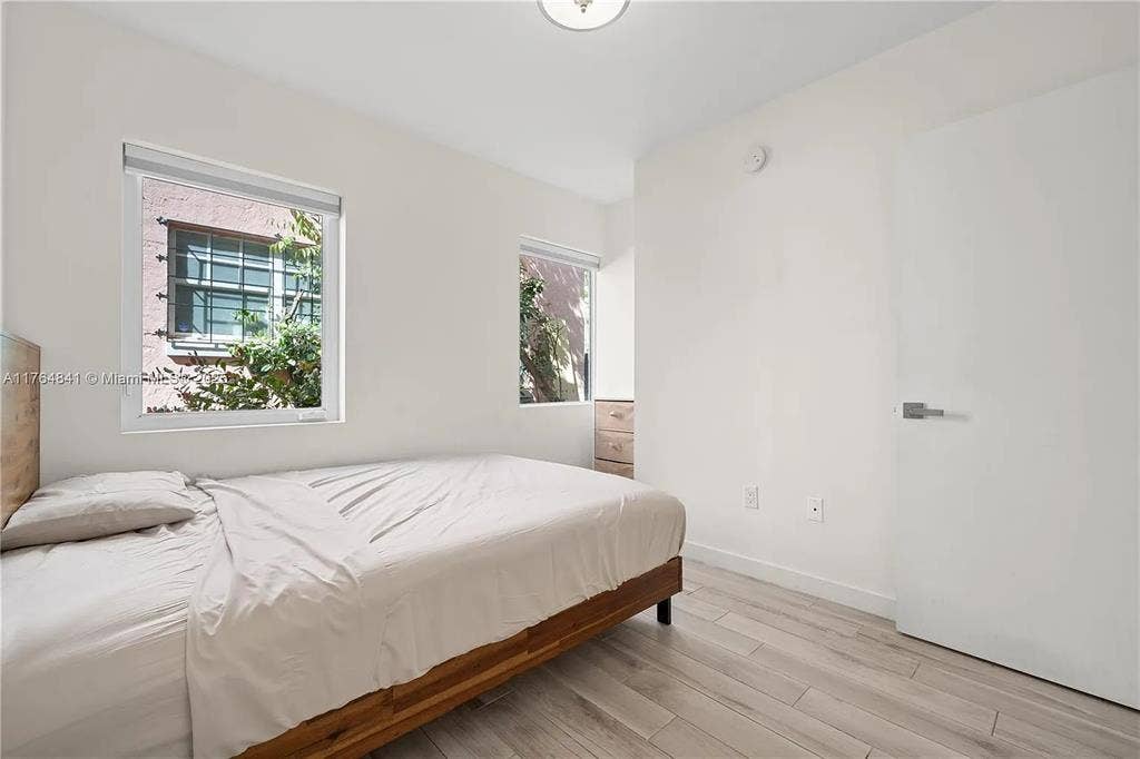 🔑 Modern 2BR South Beach Room