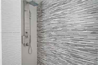 🔑 Modern 2BR South Beach Room